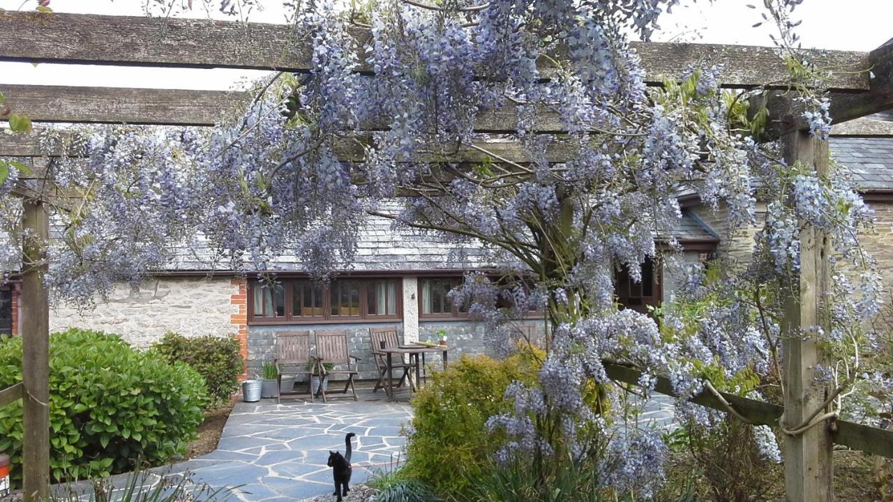 Owletts Barn B&B Bodmin Exterior photo